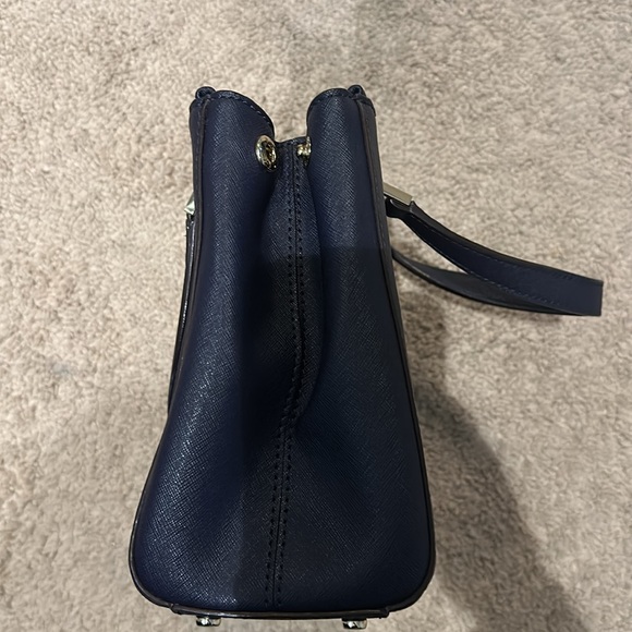 Excellent condition Kate Spade crossbody carryall navy blue purse or Tote - Picture 4 of 11